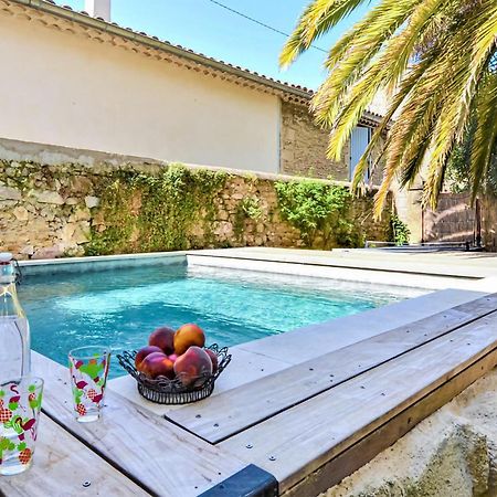 Awesome Apartment In Pujaut With Swimming Pool Bagian luar foto